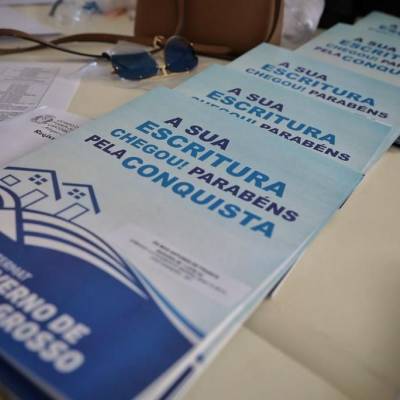 Governo de Mato Grosso entrega escrituras para 450 famílias do CPA - Notícias - Mato Grosso digital